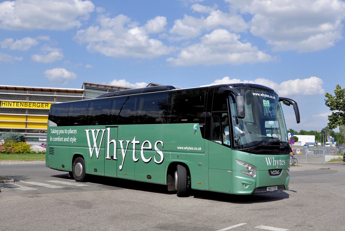 VDL FUTURA,rechts gesteuert,aus England,im Juli 2013 in Krems gesehen.