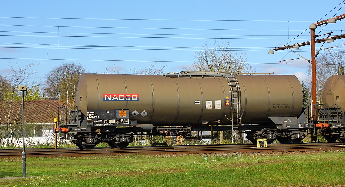 Vierachsiger Kesselwagen der Gattung Zacens registriert unter 3784 7932 370-5 NL-NACCO, Padborg 01.05.2016