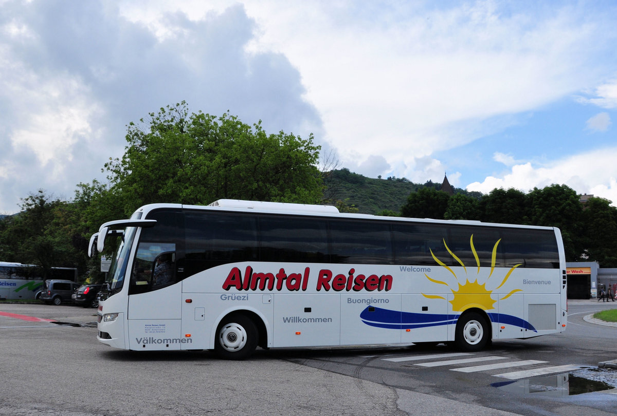 Volvo 9700 von ALMTAL Reisen aus sterreich in Krems gesehen.