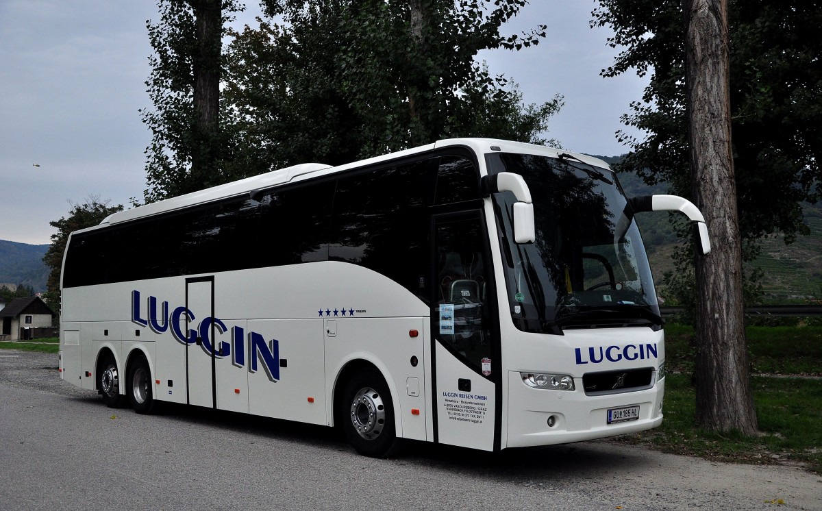 Volvo 9700 von Luggin Reisen aus �sterreich im Herbst 2013 in D�rnstein gesehen.