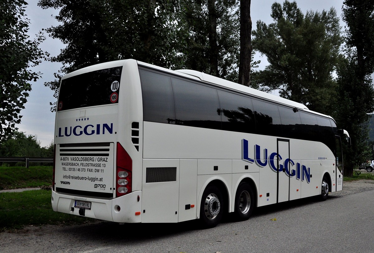 Volvo 9700 von Luggin Reisen aus �sterreich im Herbst 2013 in D�rnstein gesehen.