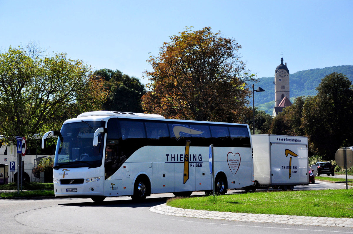 Volvo 9700 mit Radanhnger von Thiesing Reisen aus der BRD in Krems gesehen.