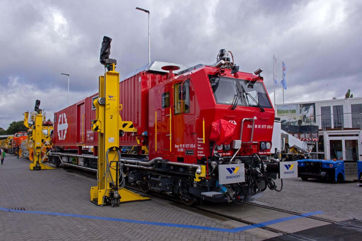 Von der Firma Windhoff in Rheine stammen diese Fahrzeuge fr den Einsatz in Rettungszgen, die die Schweizer SBB beschafft.