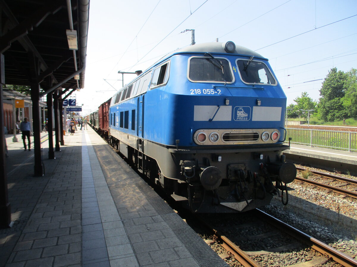 Von Stralsund bis Bergen/Rügen durfte,am 14.Juni 2025,die PRESS 218 055 am Sonderzug Leipzig-Putbus sein.