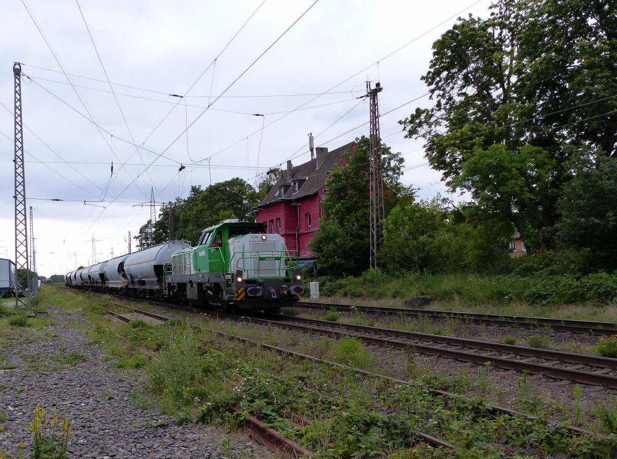 Vossloh G 18 Diesellokomotive (92 80 4180 001-4 D-VL) Baujahr 2011. Kalkumerstrasse, Lintorf 09-07-2020.

Vossloh G 18 diesellocomotief (92 80 4180 001-4 D-VL) bouwjaar 2011. Voormalig station Lintorf 09-07-2020.