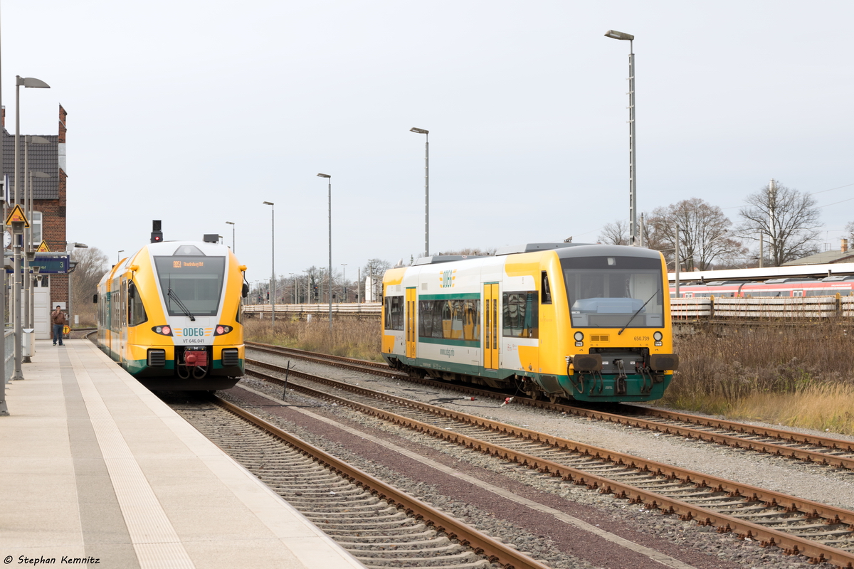 VT 650.739  Bad Saarow  (650 739-5) ODEG - Ostdeutsche Eisenbahn GmbH stand in Rathenow abgestellt. Dieser Triebwagen soll ab dem Fahrplanwechsel 2015, die Montag bis Freitag Leistungen auf der RB34 (Rathenow-Stendal) fahren. Am Wochenende wird dem höheren Fahrgastaufkommen Rechnung getragen und es fahren zwei 646er in Doppeltraktion. 05.12.2015