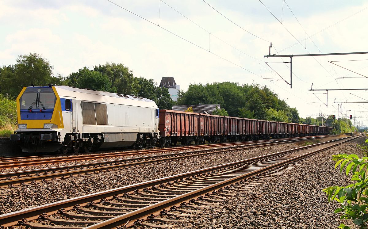 VTLT 263 001-0(Voith Maxima 30 CC)steht hier mit einem Dünger-Kalk-Zug in Jübek. 05.08.2014