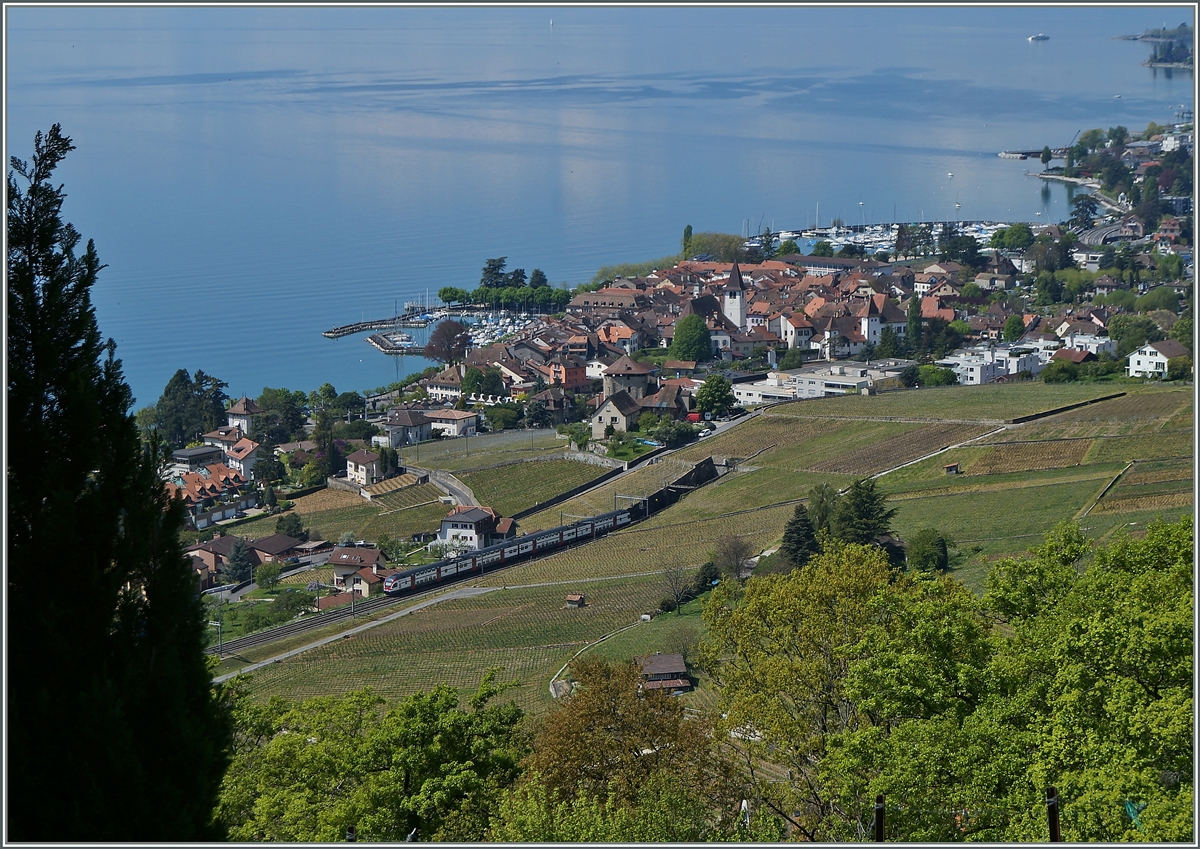 Während bei Lutry ein RABe 511 von Vevey nach Genève unterwegs ist...
23. April 2014