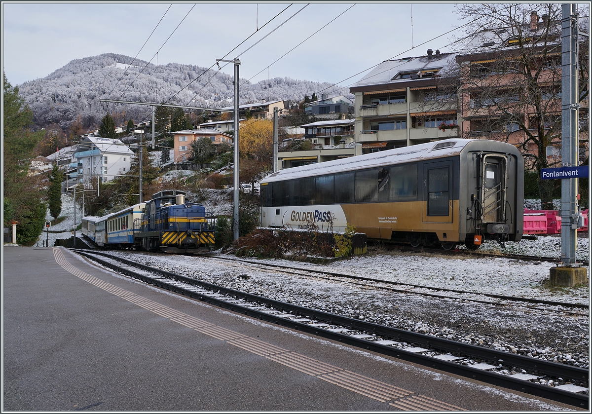 Was hier auf den ersten Blick nach einem Dispo Zug bei Fahrleitungsschaden aussieht, sind leider nur nicht mehr benötigte MOB Reisezugwagen, die in Fontanivent abgestellt sind.

5. Dez. 2020