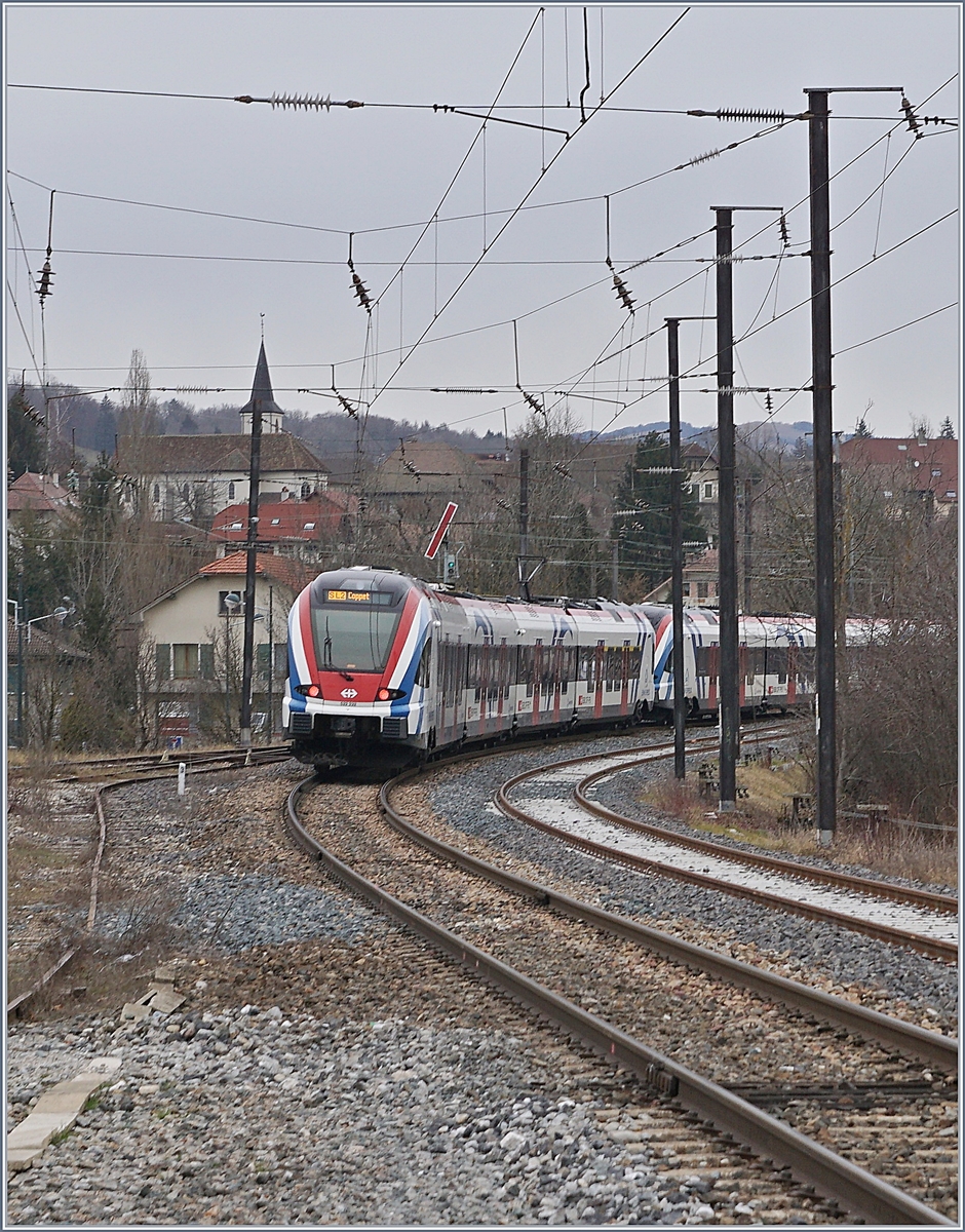 Weiterhin interessant ist natürlich auch, in Prigny die SBB LEX RABe 522 im Frankreich-Einsatz erleben zu können. 

Im Bild: Zwei SBB RABe 522 auf der Fahrt von Annecy nach Coppet als SL2 kurz nach der Abfahrt.

13. Feb. 2020