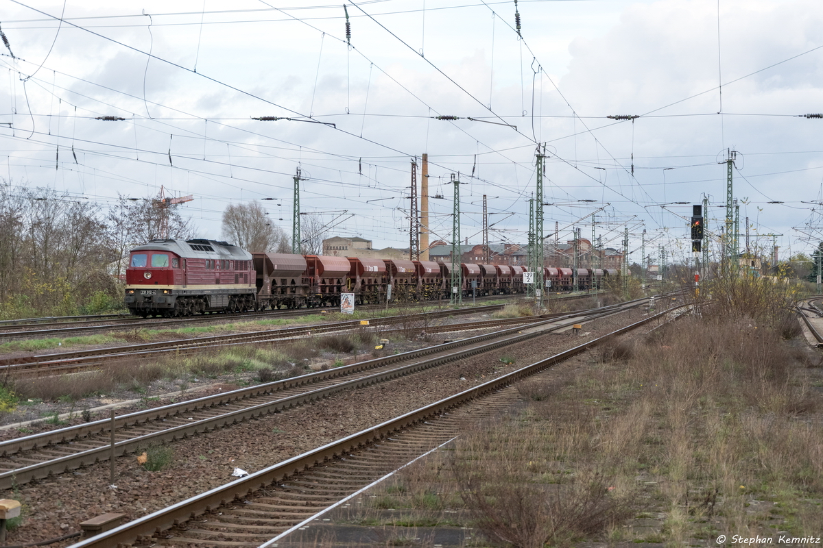 WFL 23 (231 012-8) Wedler Franz Logistik GmbH & Co. KG mit einem Facns Ganzzug in Magdeburg-Neustadt und fuhr weiter in Richtung Helmstedt. 20.11.2015