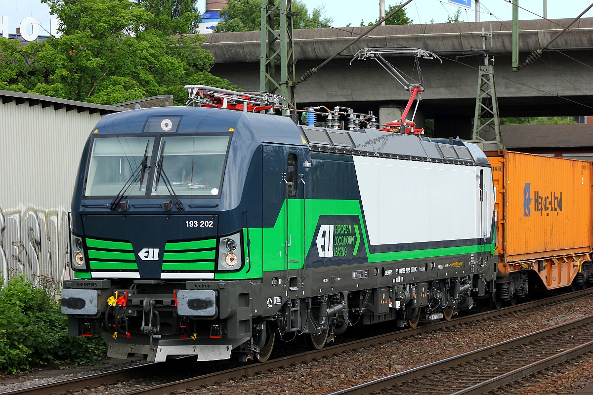 WLC/ELL/DLOC 193 202-9(REV/MMAL/14.02.15) macht in dieser Variante der Farbgebung eine richtig gute Figur. Hamburg-Harburg 23.07.2015