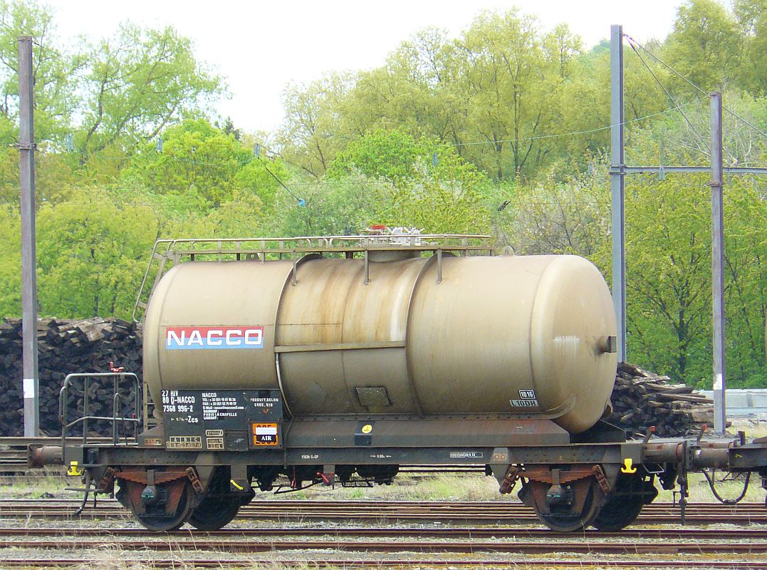 Zcs Tankwagen aus Deutschland der Firma Nacco mit Nummer 27 80 7368 996-2 fotografiert in  Saint Ghislain, Belgien am 11-05-2013.

Zcs twee assige Duitse ketelwagen met nummer 27 80 7368 996-2 van de firma Nacco. Saint Ghislain, Belgi 11-05-2013.