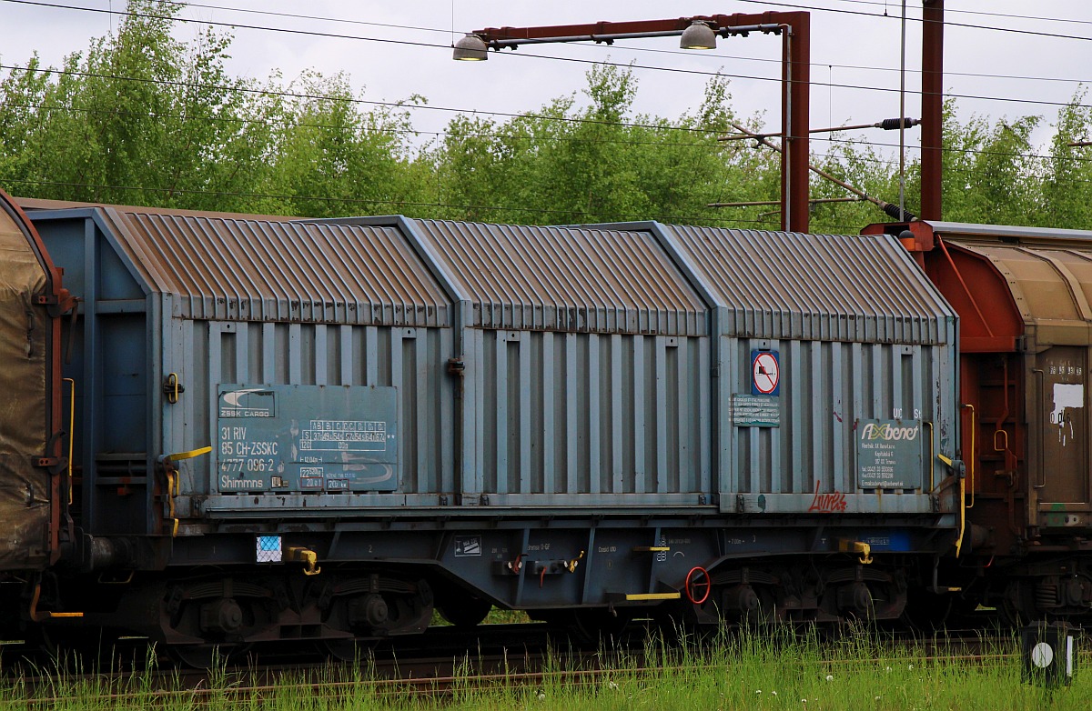 ZSSK vierachsiger Teleskophaubenwagen Gattung Shimmns registriert unter 31 85 4777 096-2 CH-ZSSKC, Pattburg 13.05.2022