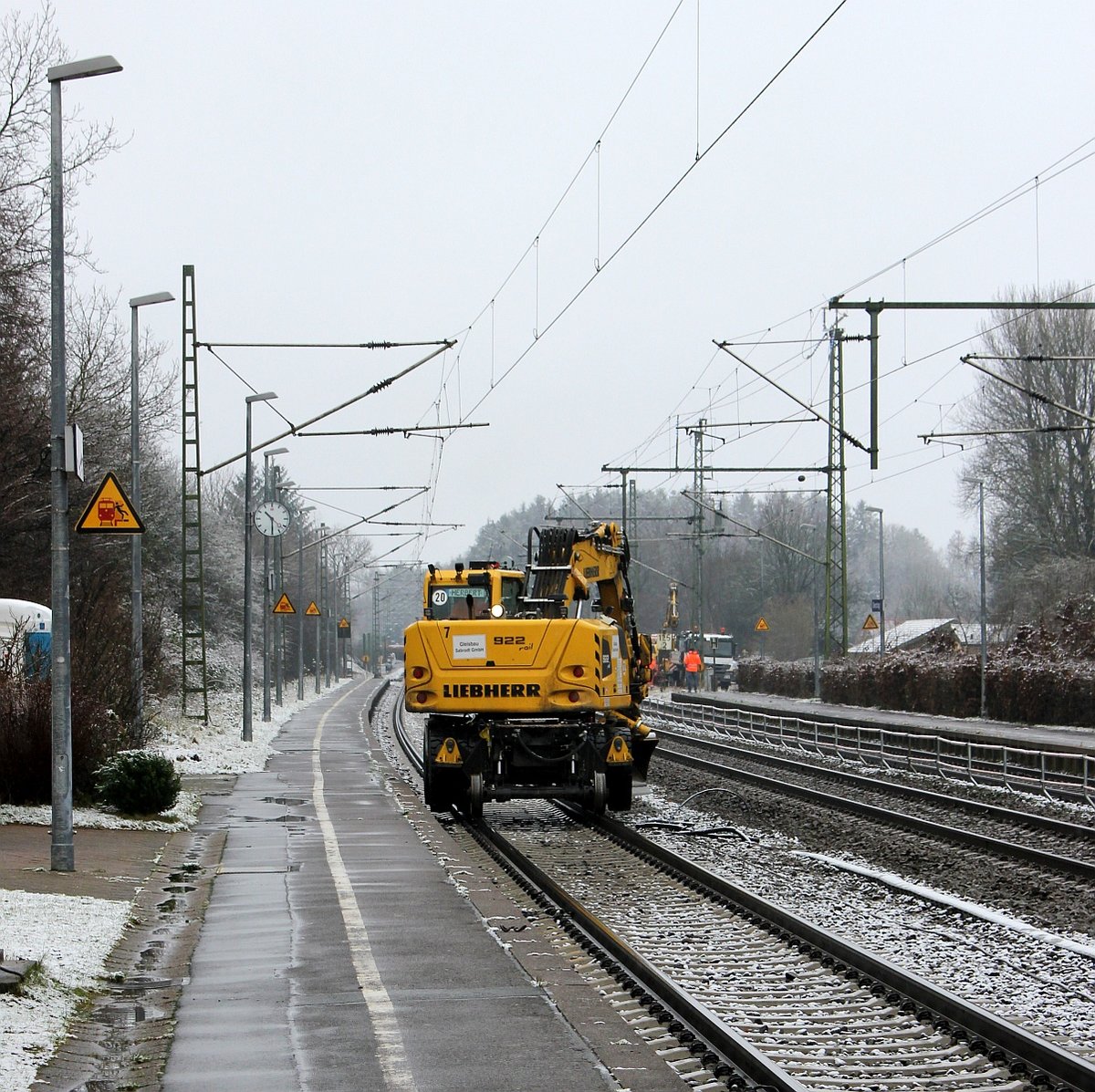 Zweiwegebagger bei der Arbeit in Owschlag. 29.12.2020