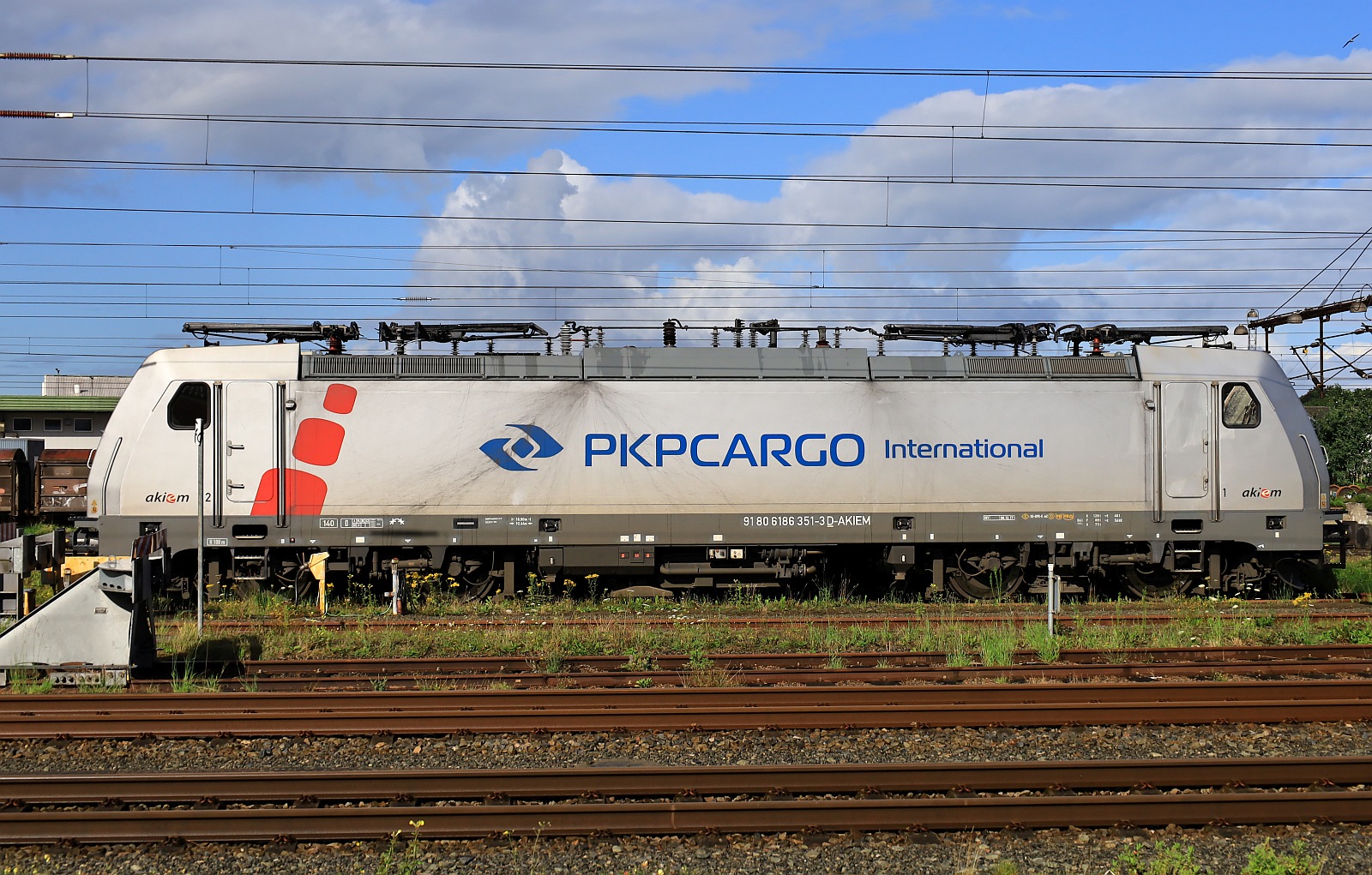 AKIEM/PKPCargoInternational 186 351-3, REV/06.12.07 brachte am Morgen einen GEFCO Autotransportzug nach Pattburg. 