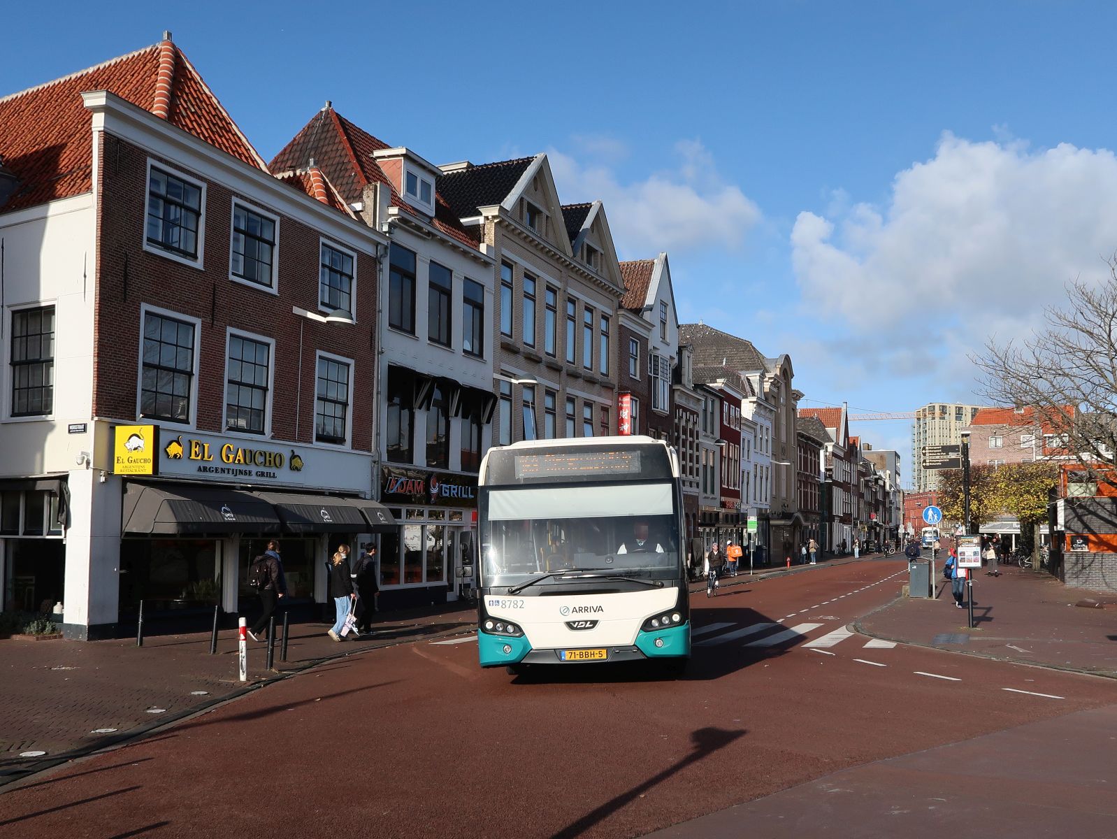 Arriva Bus 8782 DAF VDL Citea LLE120 Baujahr 2012. Steenstraat, Leiden 11-11-2024.

Arriva bus 8782 DAF VDL Citea LLE120 bouwjaar 2012. Steenstraat, Leiden 11-11-2024.