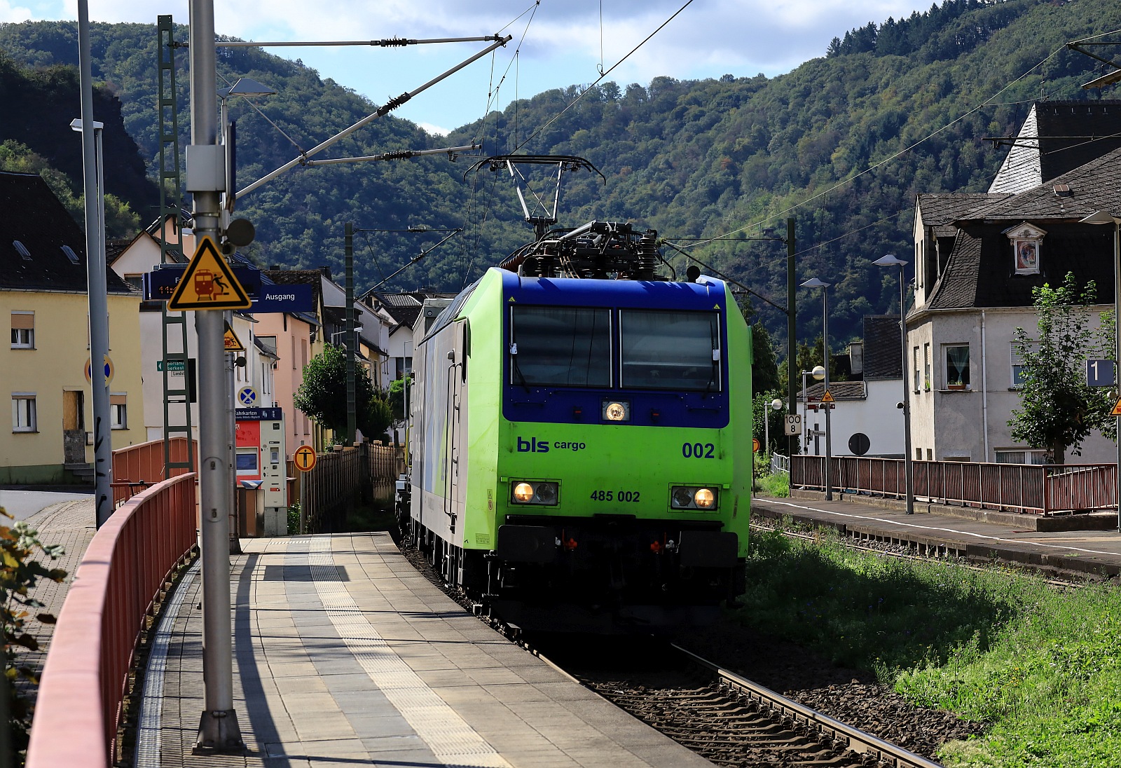 bld cargo 4485 002 mit KLV gen Koblenz. Kestert/Rhein 14.09.2023