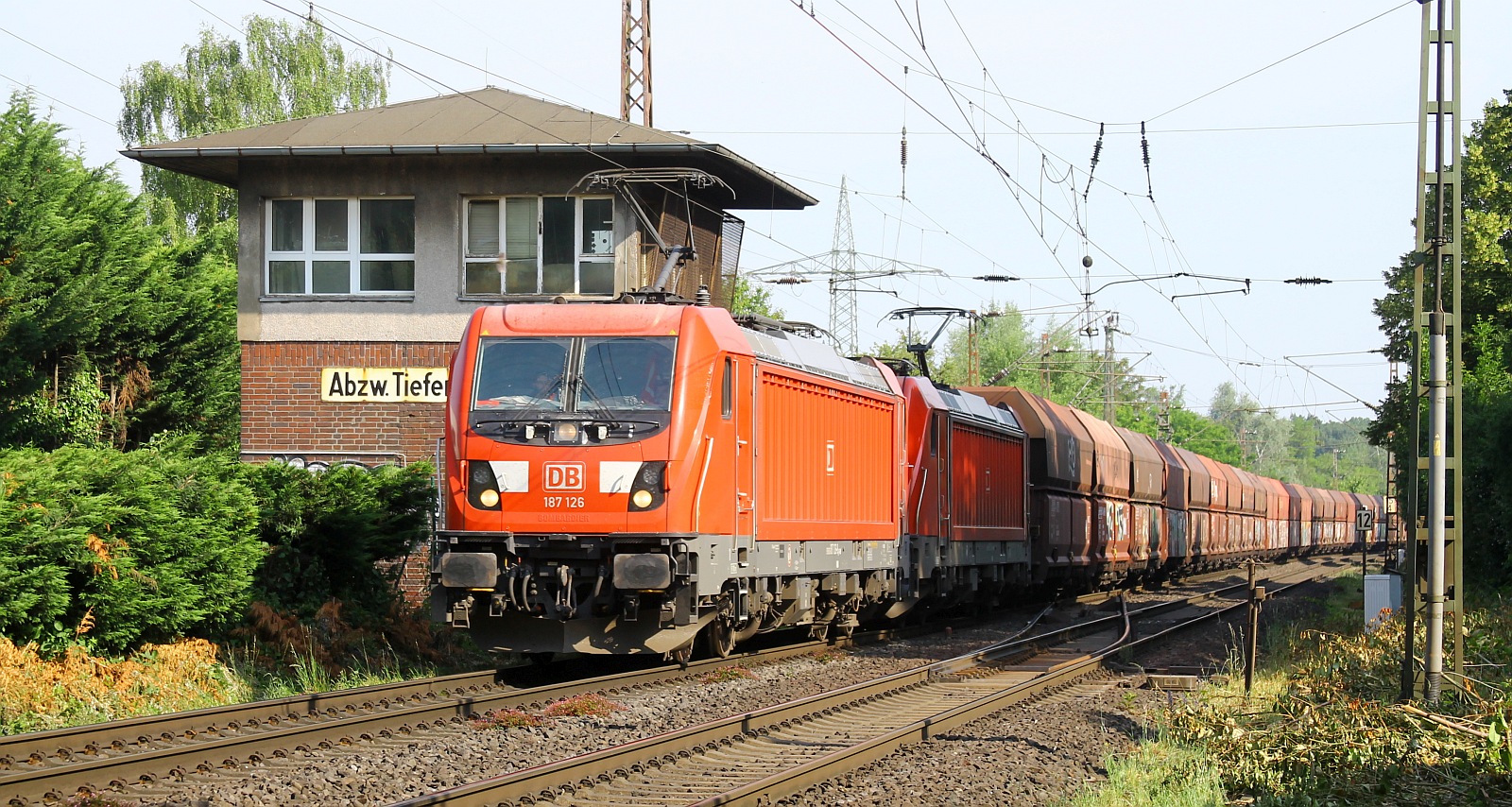 DB 187 126 + 187 124 mit Kohlezug Abzw Tiefenbroich 07.06.2024