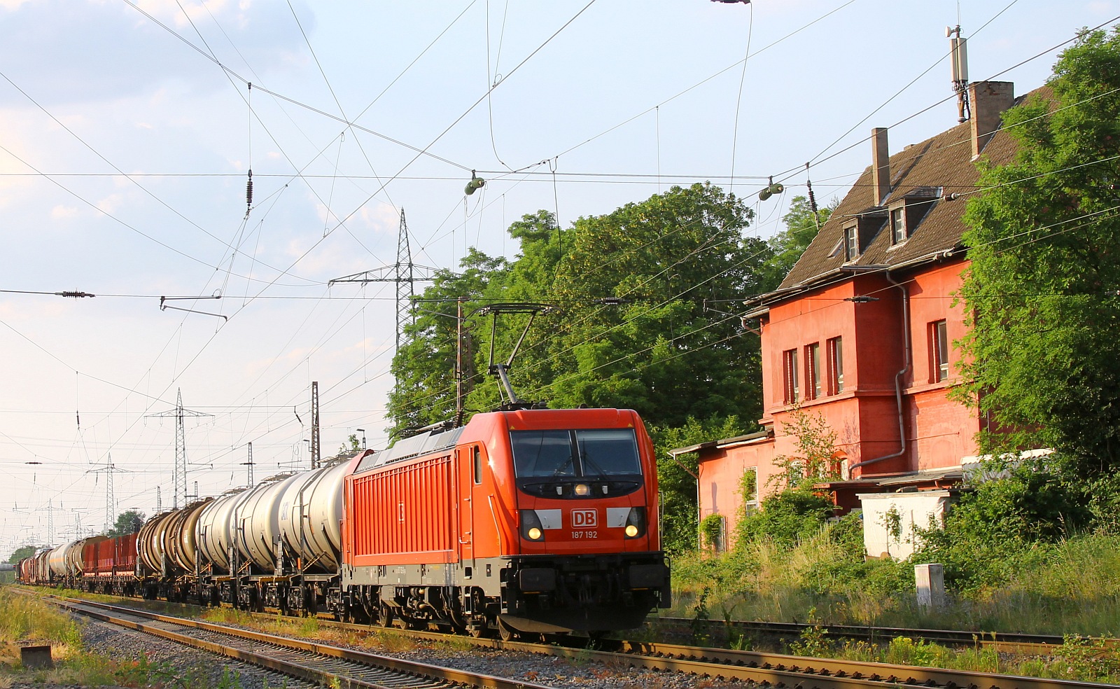 DB 187 192 mit gemischtem Güterzug Ratingen-Lintorf 15.06.2023