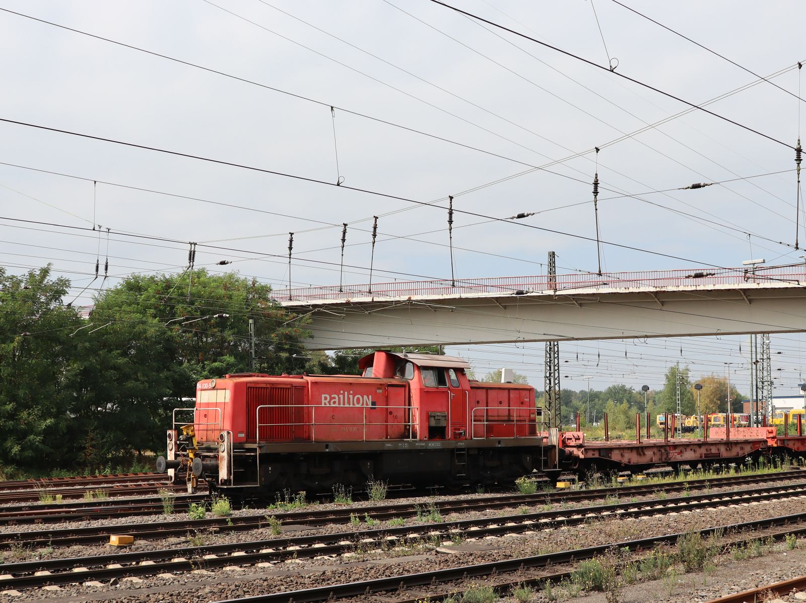 DB Cargo Diesellokomotive 294 830-5 Duisburg Entenfang 18-08-2022.


DB Cargo diesellocomotief 294 830-5 Duisburg Entenfang 18-08-2022.