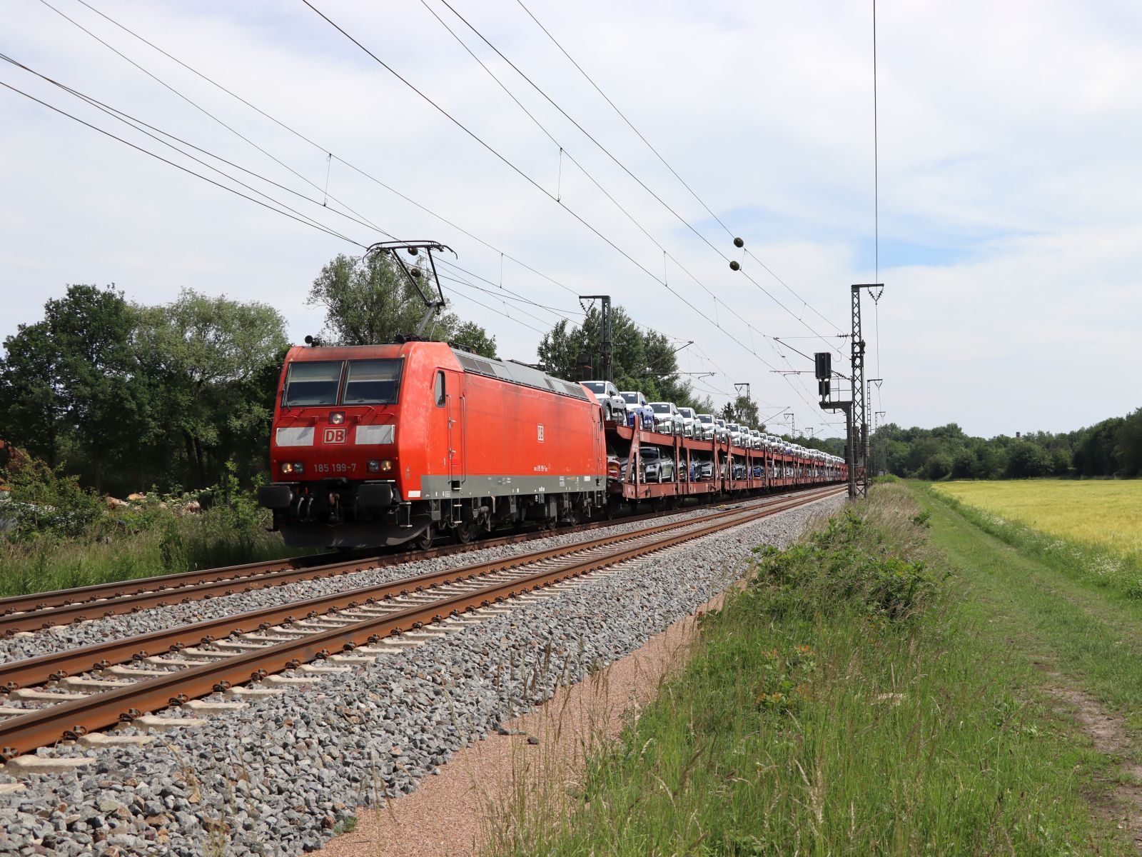 DB Cargo Lokomotive 185 199-7  Devesstraße, Salzbergen 03-06-2022.

DB Cargo locomotief 185 199-7  Devesstraße, Salzbergen 03-06-2022.