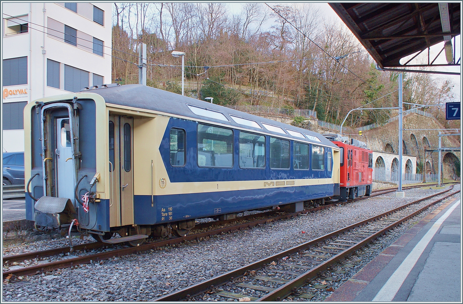 Der zum Jubiläum  40 Jahre GoldenPass Express  vor einigen Jahren in den farblichen Ursprungszustand zurückversetze MOB As 110 zeigt sich in einen schlechten Zustand in Vevey, was schlimmes befürchten lässt. 

4. Februar 2023