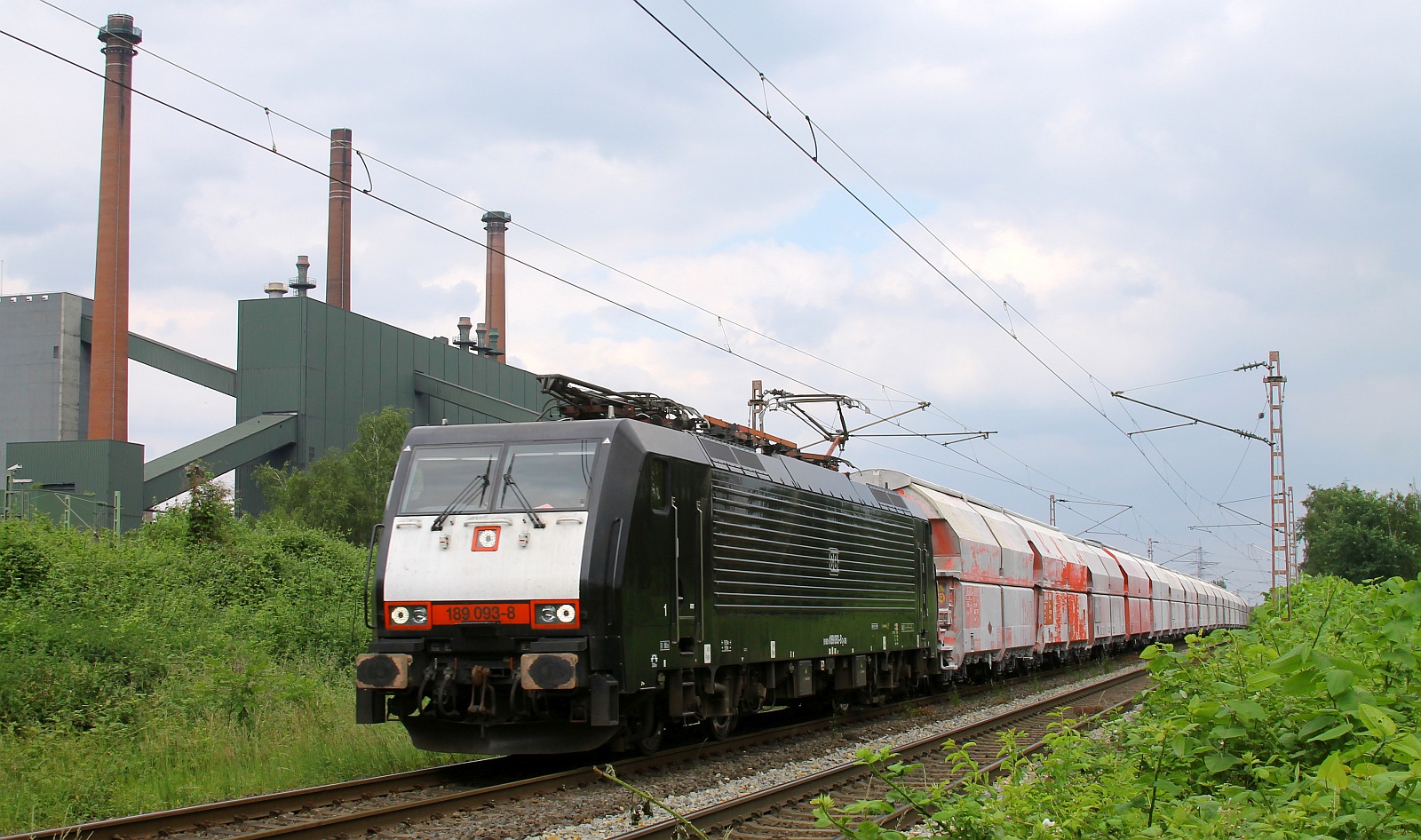 Die schwarze DB 189 093 bespannt einen Kalkzug, Bottrop Kokerei Prosper, 05.06.2024