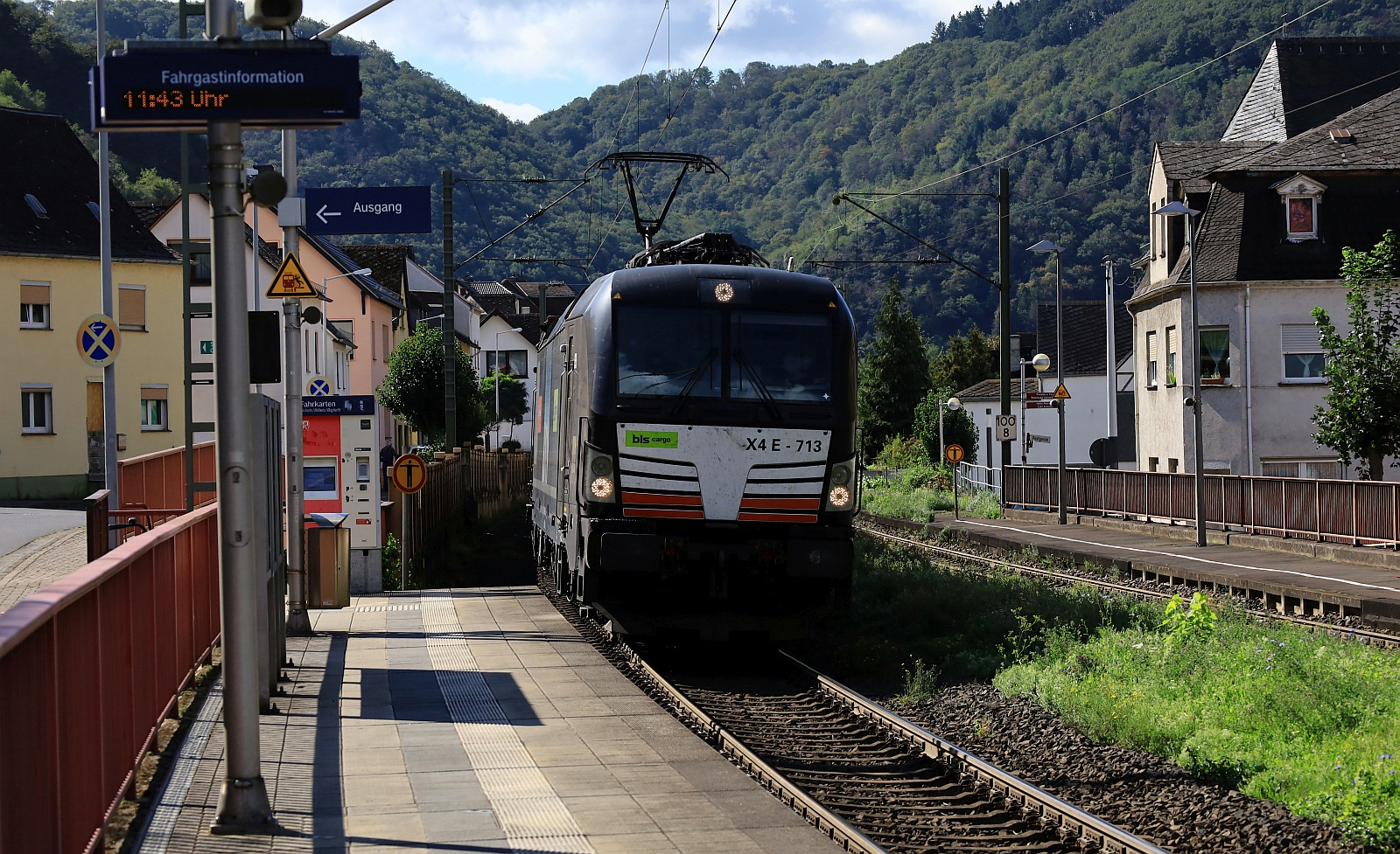 DISPO 193 713 im Einsatz für bls cargo . Kestert 14.09.2023