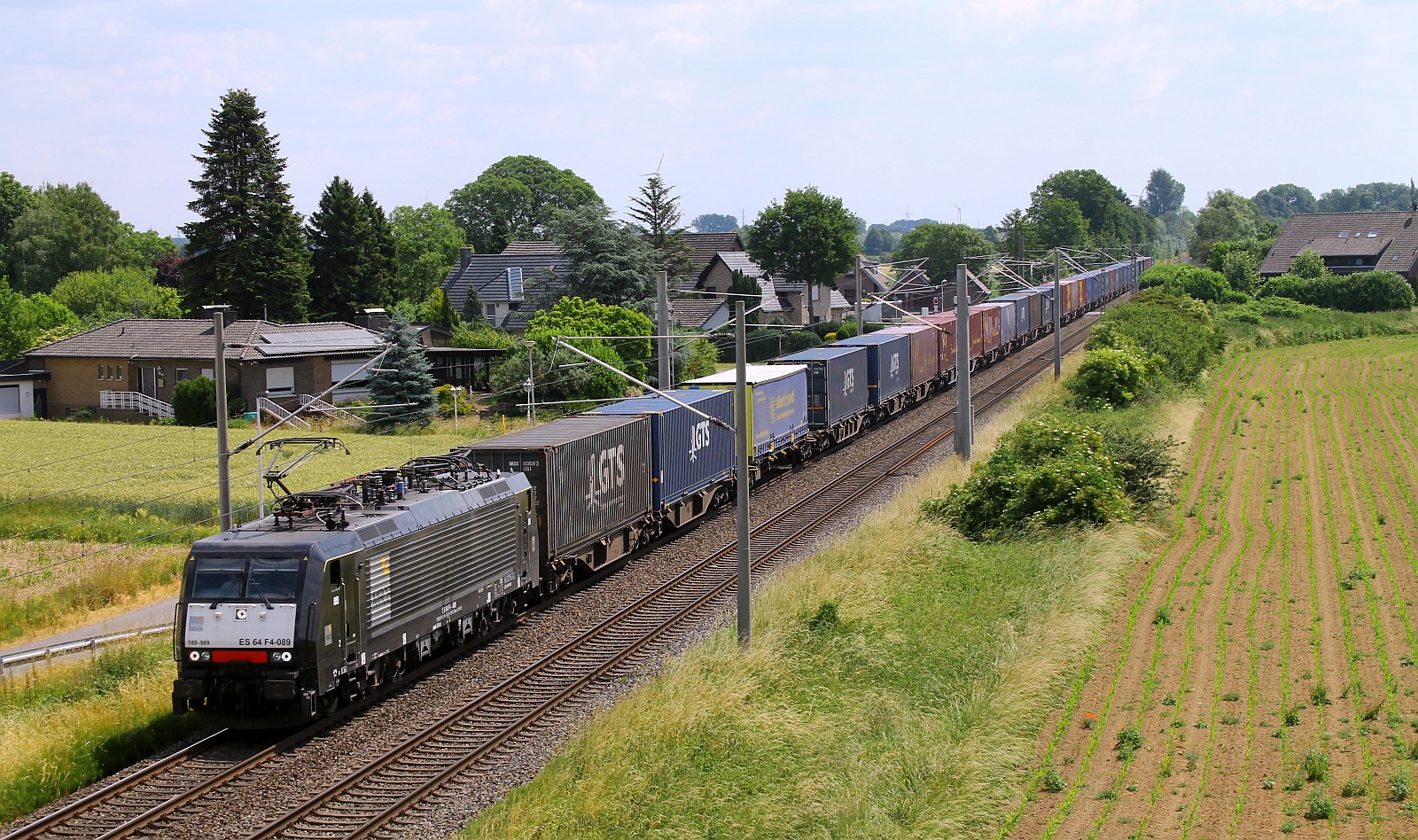 DISPO/TX ES 64 F4-089/ 189 989-7 mit Containerzug Praest (bei Emmerich) 15.06.2023