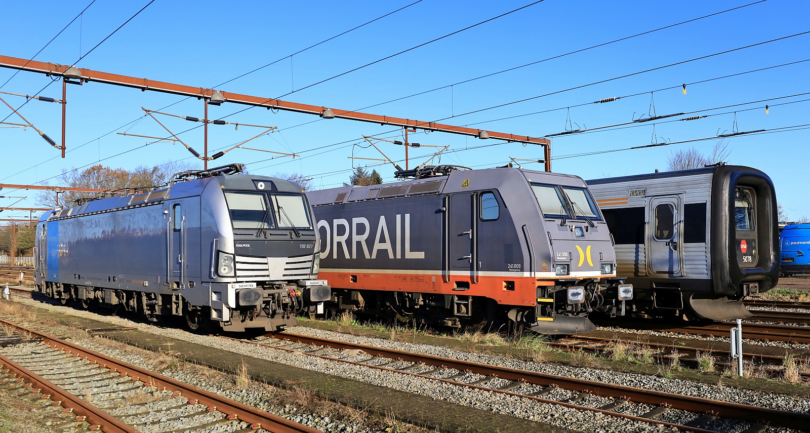 DSB IC3 5078, Hectors 241.009 und RP 193 827 in Pattburg/DK festgehalten. 25.11.2023