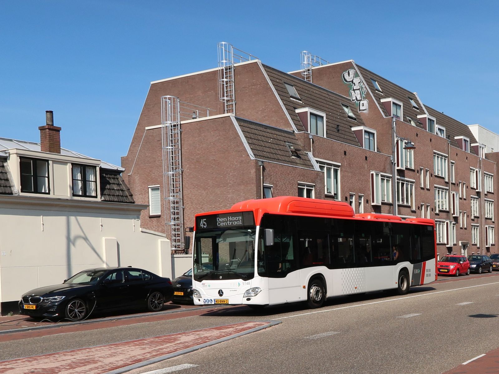 EBS Bus 5148 Mercedes-Benz Citaro C2 NGT Hybrid Baujahr 2019. Klokpoort, Leiden 02-09-2024.

EBS bus 5148 Mercedes-Benz Citaro C2 NGT Hybrid bouwjaar 2019. Klokpoort, Leiden 02-09-2024.