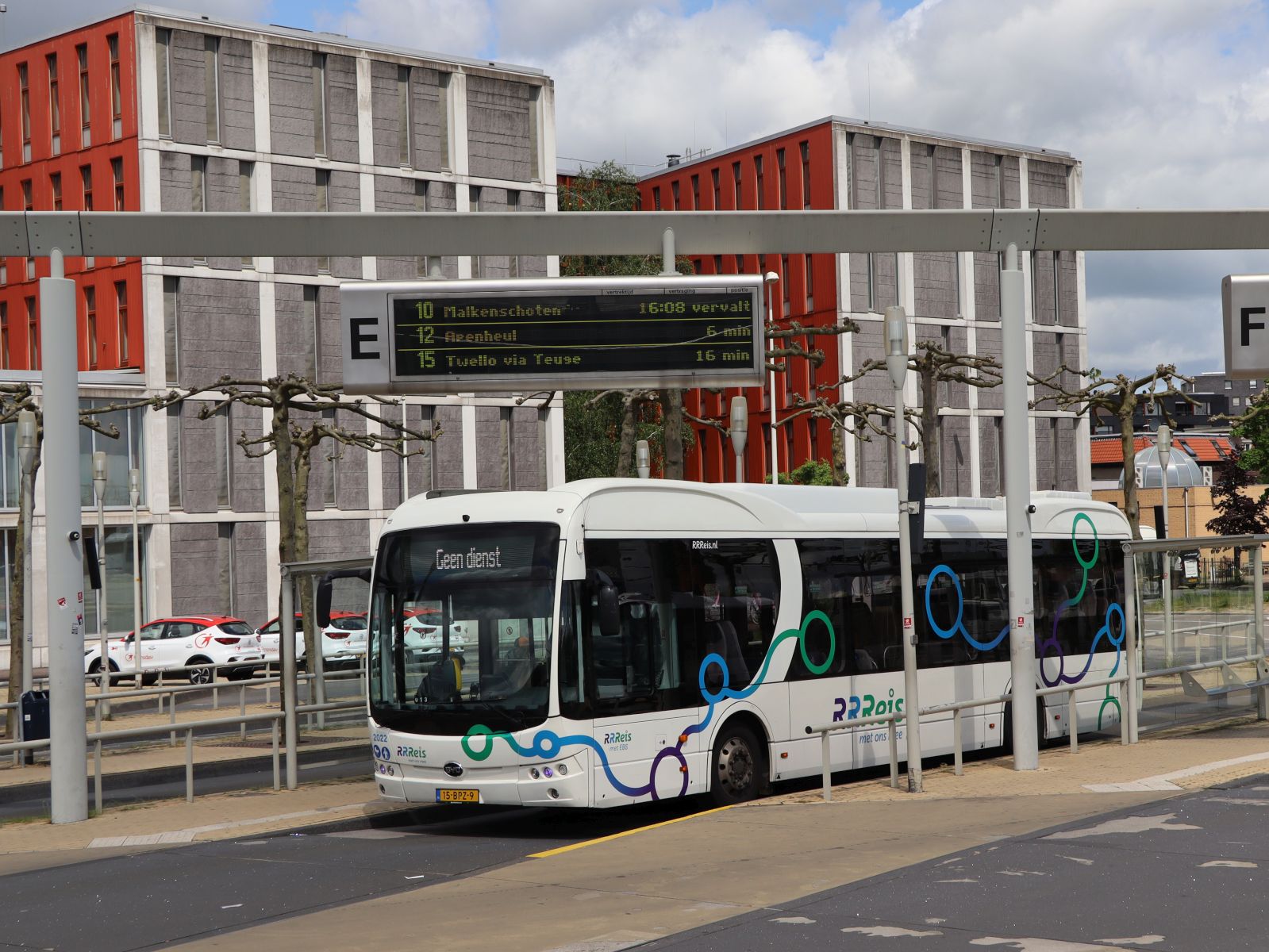 EBS RRReis Bus 2022 BYD K9 Baujahr 2020. Stationsplein, Apeldoorn 16-05-2023.

EBS RRReis bus 2022 BYD K9 bouwjaar 2020. Stationsplein, Apeldoorn 16-05-2023.