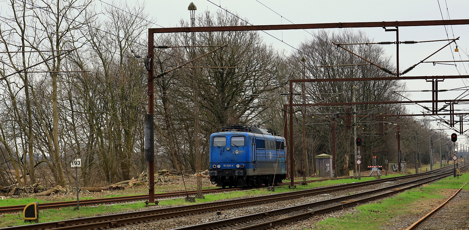 EGP 151 025-4 steht seit einigen Tagen abgestellt in der Sdabstellung Pattburg/DK. 27.02.2024