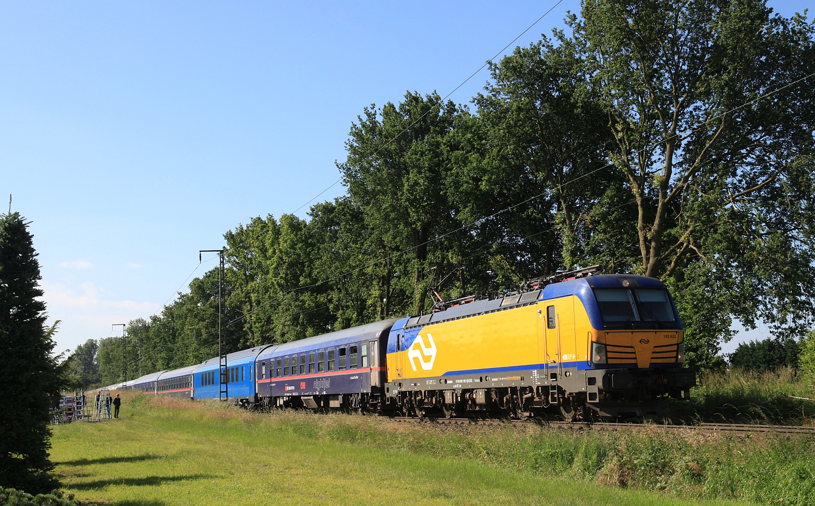 ELOC/NS 193 932-1 mit verspätetem NJ 420, Baunschule bei Kaldenkirchen 08.06.2024