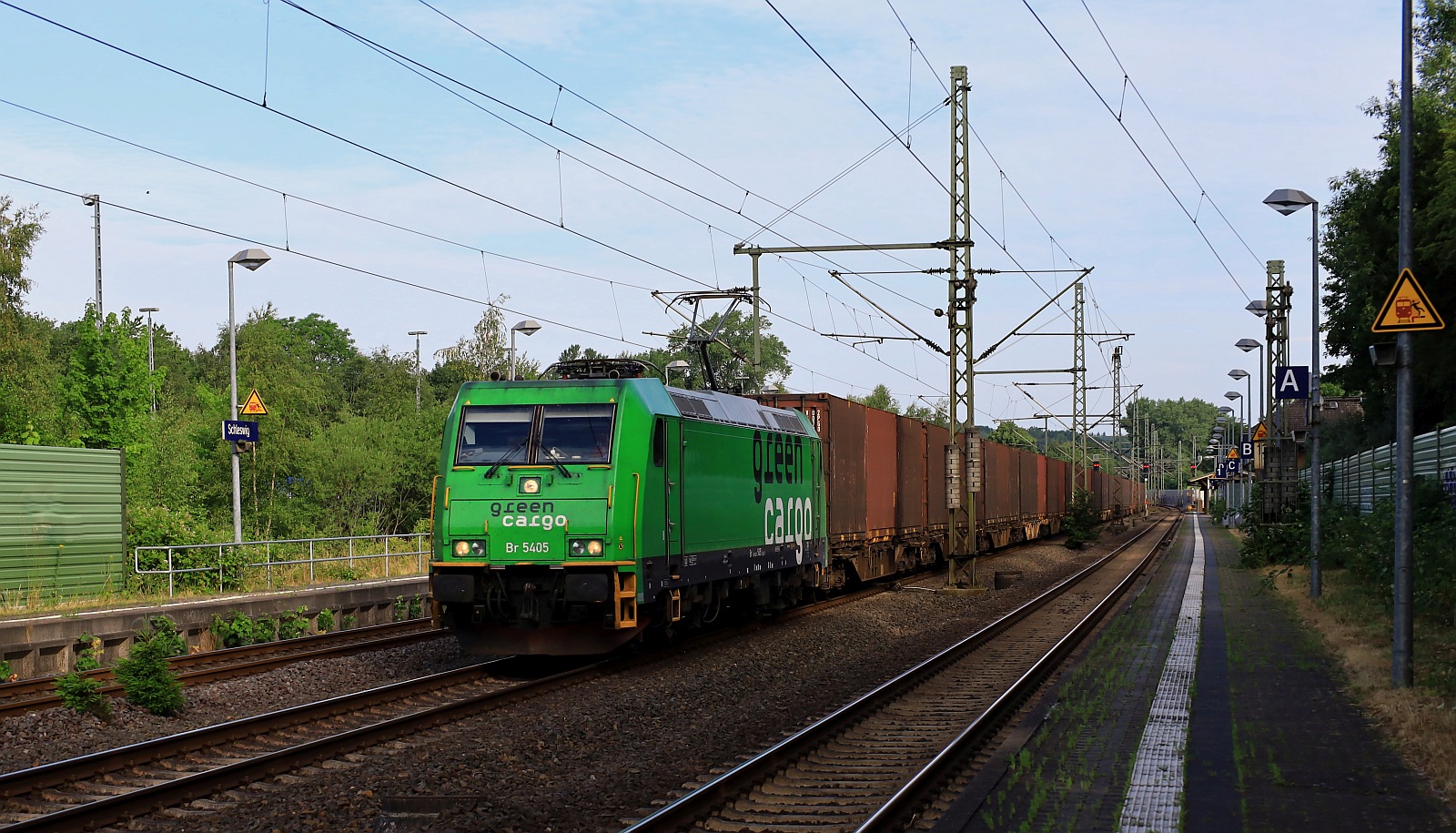 GreenCargo Br 5405 mit der braunen Wand unterwegs Richtung Sden. Schleswig 24.06.2023