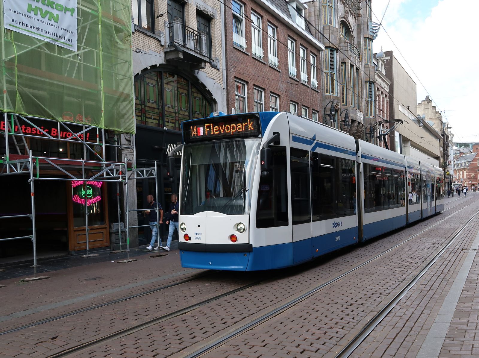 GVBA Strassenbahn 2028 Regulierbreestraat, Amsterdam 17-07-2023.

GVBA tram 2028 Regulierbreestraat, Amsterdam 17-07-2023.