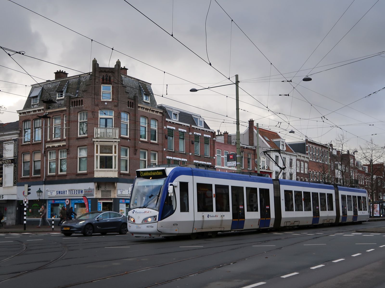 HTM Randstadrail Strassenbahn 4070 Prinsegracht, Den Haag 20-11-2023.

HTM Randstadrail tram 4070 Prinsegracht, Den Haag 20-11-2023.