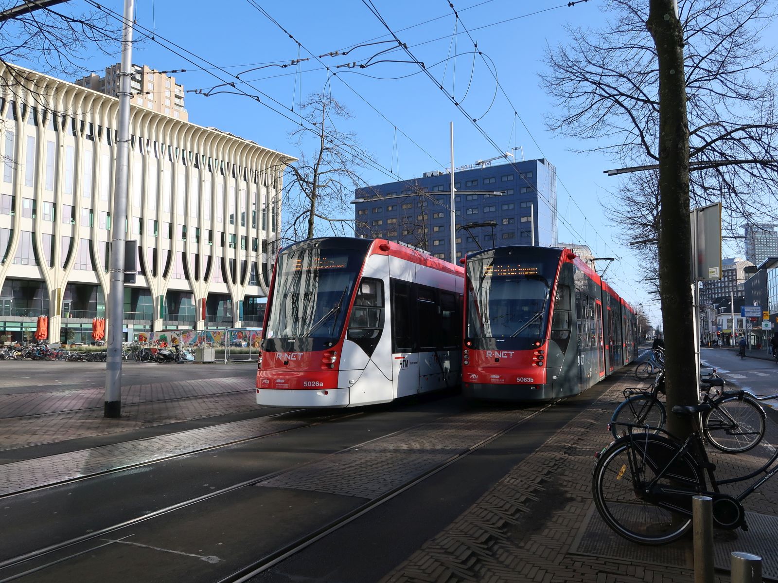 HTM Strassenbahn 5026 und 5063 Spui, Den Haag 22-01-2024.

HTM tram 5026 en 5063 Spui, Den Haag 22-01-2024.