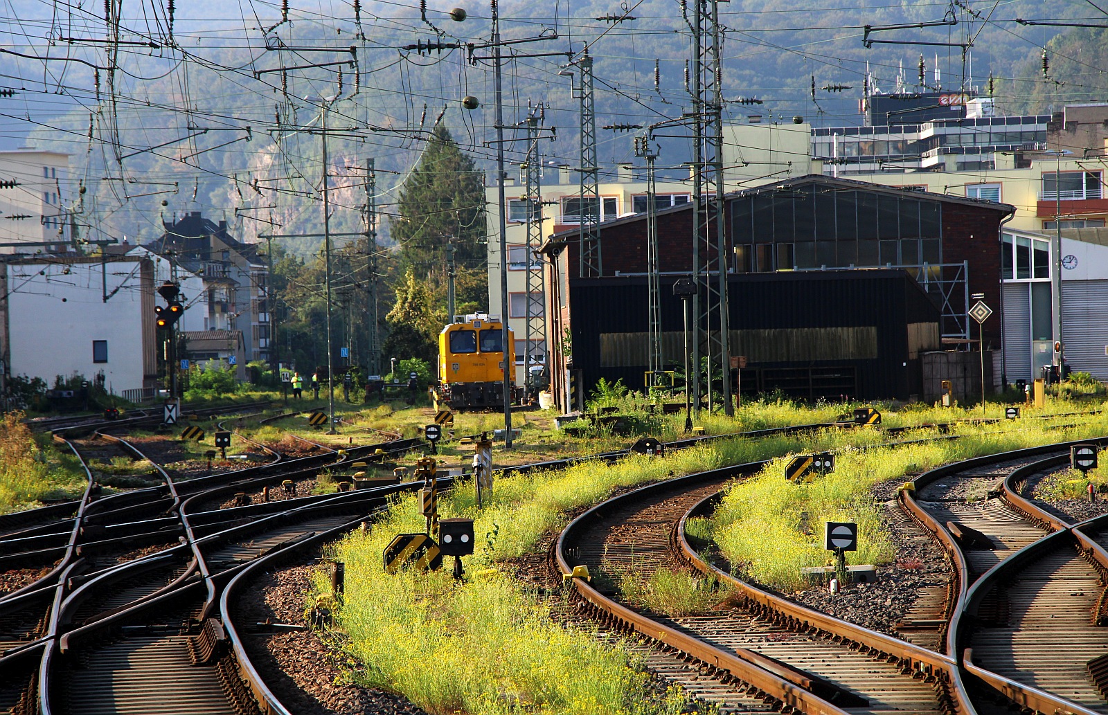 Kurzer Lichtblick....im Hintergrund DB 746 034...Koblenz Hbf 11.09.2023