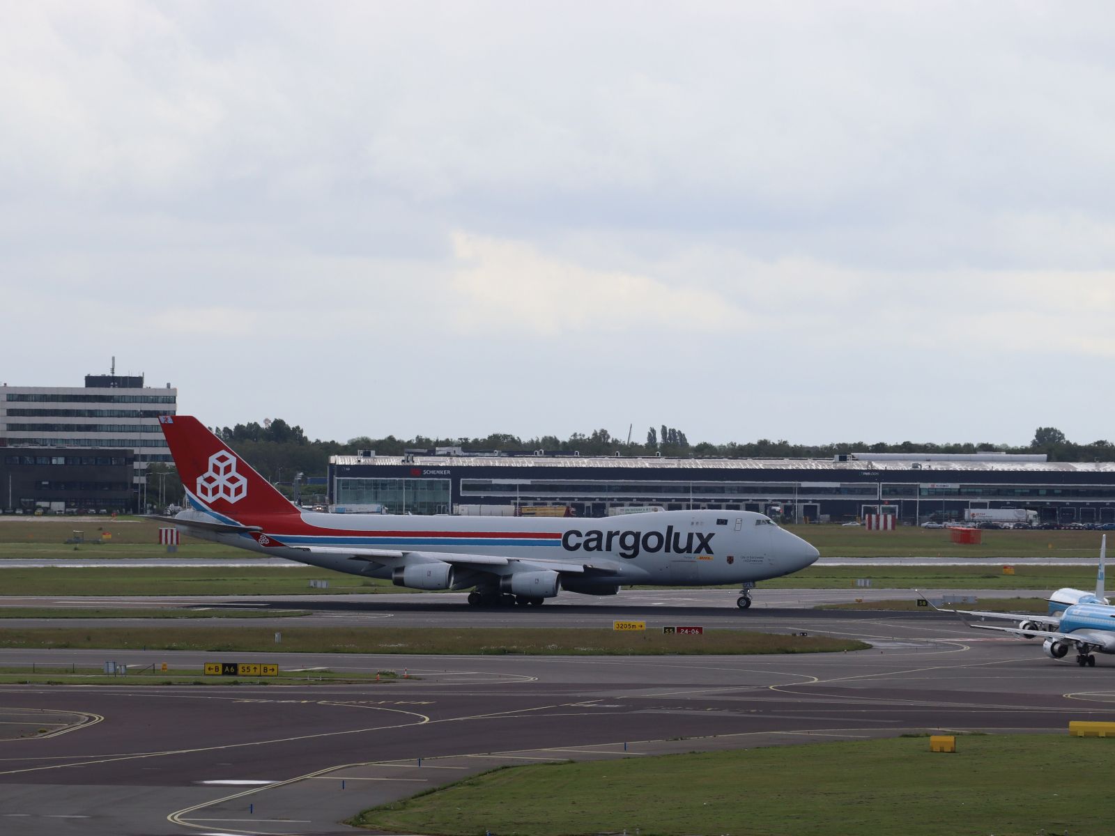 LX-GCL Cargolux Boeing 747-467F mit dem Name  City of Sandweiler . Erstflug dieses Flugzeugs war am 07-02-2005. Flughafen Schiphol Amsterdam, Niederlande 04-06-2026.



LX-GCL Cargolux Boeing 747-467F met de naam  City of Sandweiler . Eerste vlucht van dit vliegtuig was op 07-02-2005. Luchthaven Schiphol  04-06-2026.
