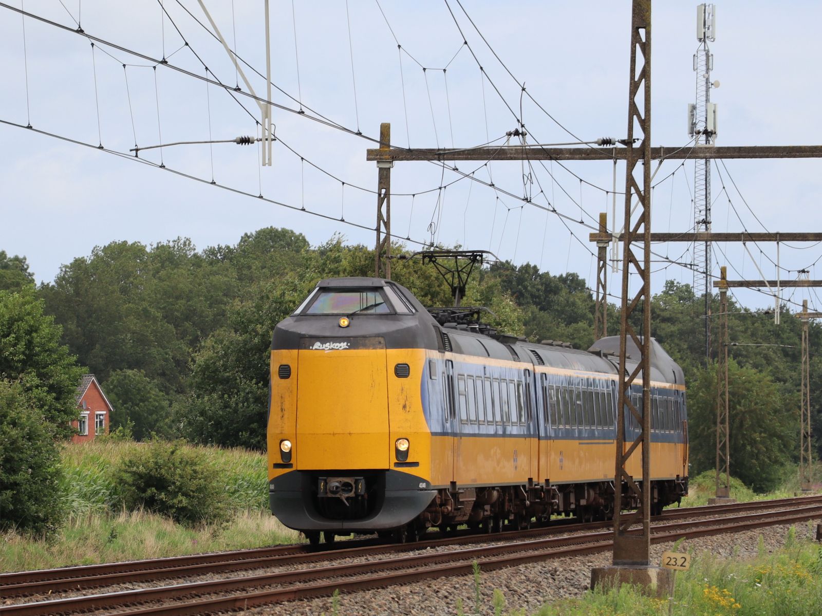 NS ICM-III Triebzug 4040 Zanddijk, Rijssen 07-08-2023.

NS ICM-III treinstel 4040 Zanddijk, Rijssen 07-08-2023.