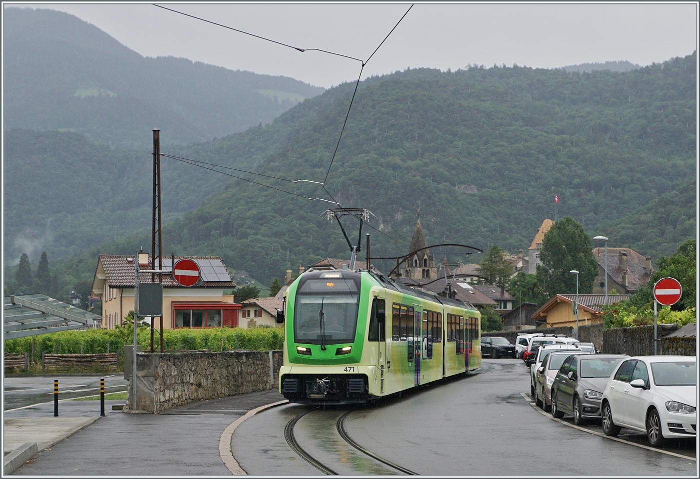 Nun sind (zumindest bei der ASD) die TPC ASD ABe 4/4 im Planeinsatz: in den Strassen von Aigle erreicht der ASD ABe 4/8 471 als R71 431 von Les Diablerets kommend den Halt Aigle Place du Marché.

21. Juli 2024