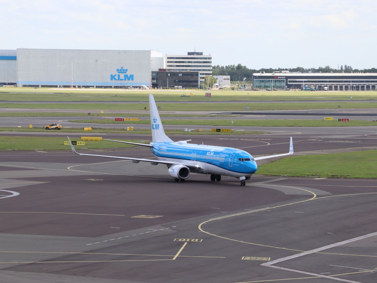 PH-BCL KLM Boeing 737-8K2 mit dem Name  Krooneend   Erstflug dieses Flugzeugs war am 05-12-2019. Flughafen Amsterdam Schiphol, Niederlande 23-06-2025.

PH-BCL KLM Boeing 737-8K2 met de naam  Krooneend  Eerste vlucht van dit vliegtuig was op 05-12-2019. Luchthaven Schiphol 23-06-2025.