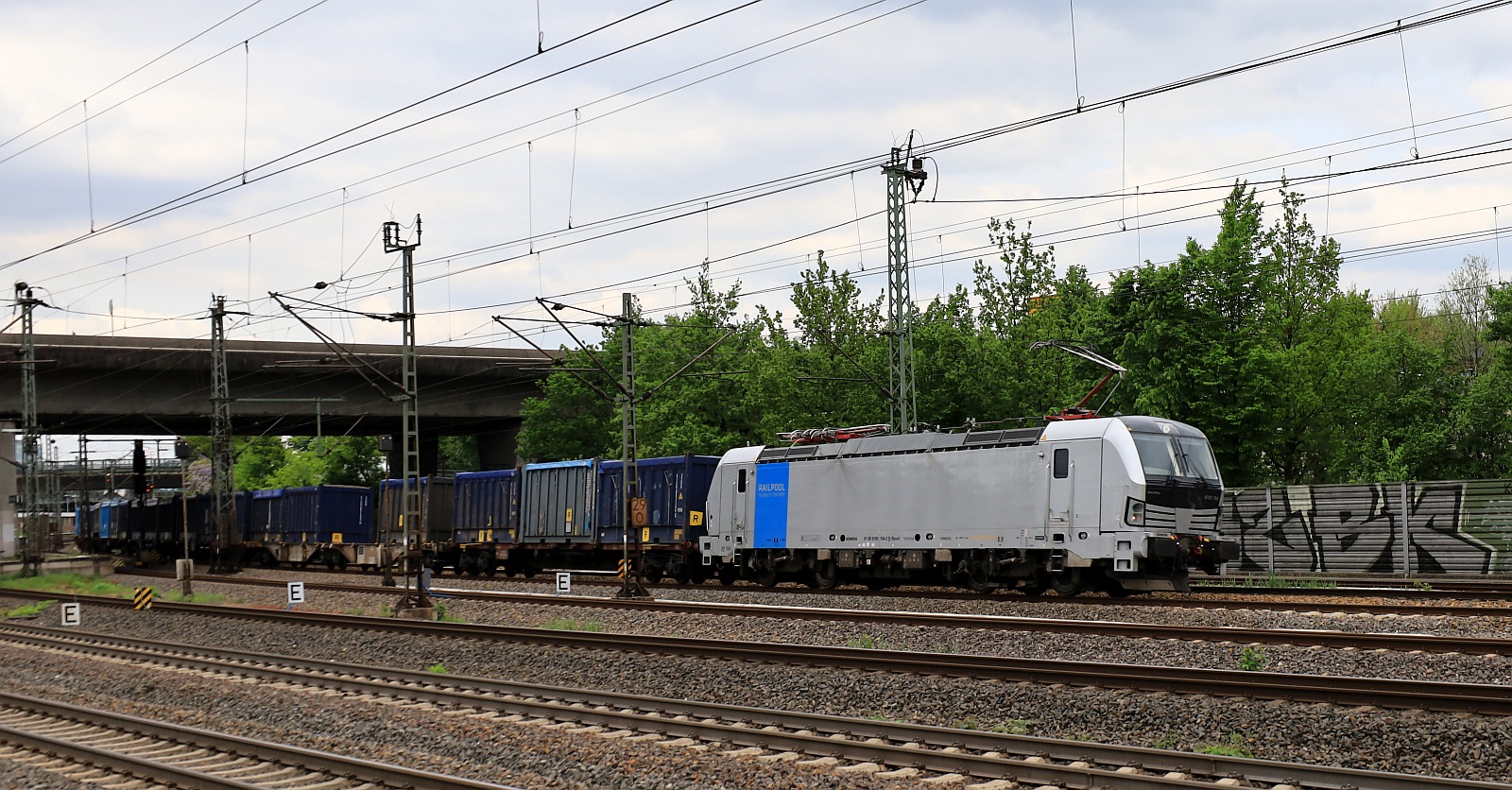 Railpool 193 154-2 mit dem Müll- Express auf dem Weg von Dänemark nach Italien. HH-Harburg 04.05.2024