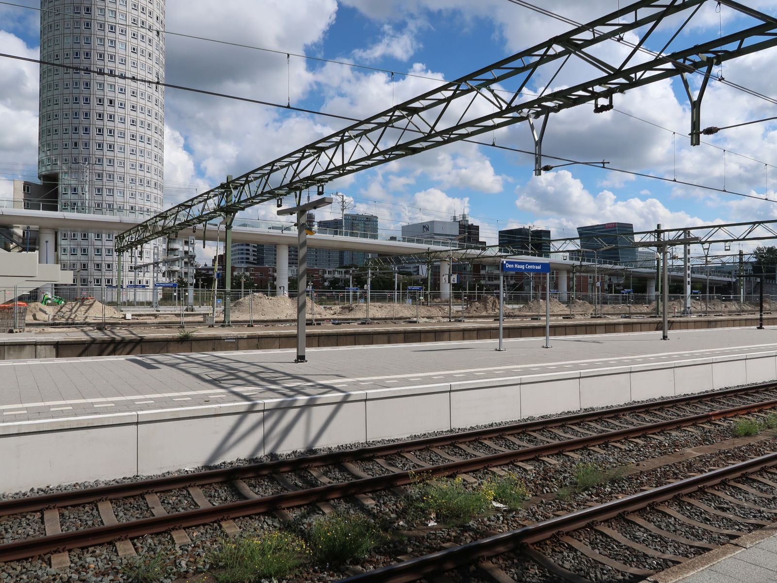 Spoor 1 en 2 w�hrend Bauarbeiten Den Haag Centraal Station 02-09-2025.


Spoor 1 en 2 tijdens werkzaamheden Den Haag Centraal Station 02-09-2025.