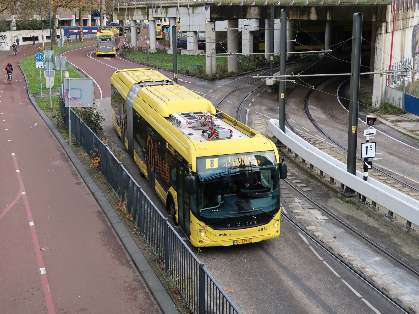 U-OV Bus 4815 Heuliez GX 437 ELEC Linium Baujahr 2020. Smakkelaarsveld, Utrecht 17-11-2023.


U-OV elektrische bus 4815 Heuliez GX 437 ELEC Linium bouwjaar 2020. Smakkelaarsveld, Utrecht 17-11-2023.