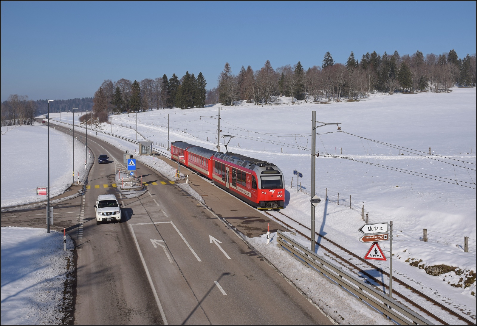 Winterlich auf den Freibergen.

Pendelzug mit Motorwagen Be 4/4 652 bei Muriaux. Februar 2023. 