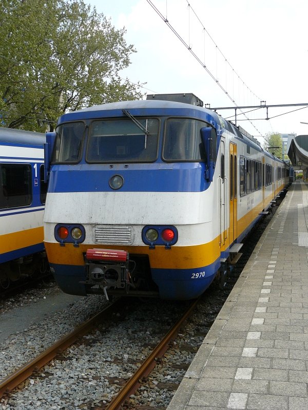 2970 auf Gleis 16 Rotterdam CS 20-04-2009.
