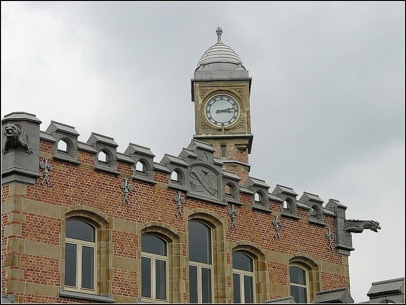 Das Bahnhofsgebude Gent Sint Pieters mit seinem typischen Turm. 13.09.08 (Jeanny)